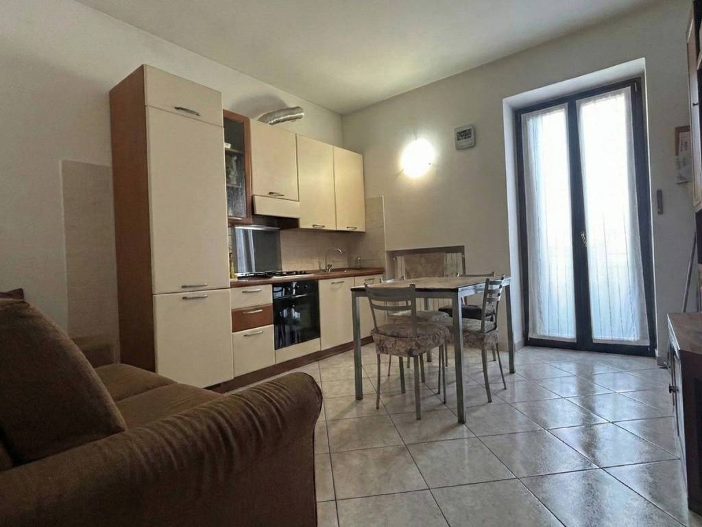 Appartamento a Carugo in Via Giuseppe Parini, 12 - Foto 5