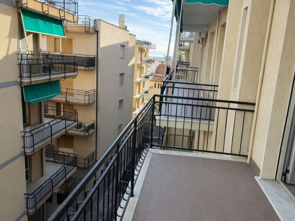 Appartamento a Loano in Corso Europa, 5 - Foto 2