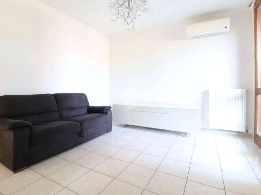 Appartamento a Porto mantovano in Via Gramsci - Foto 2