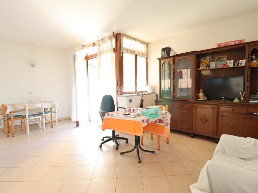Appartamento a Mantova in Viale marche, 14 - Foto 3