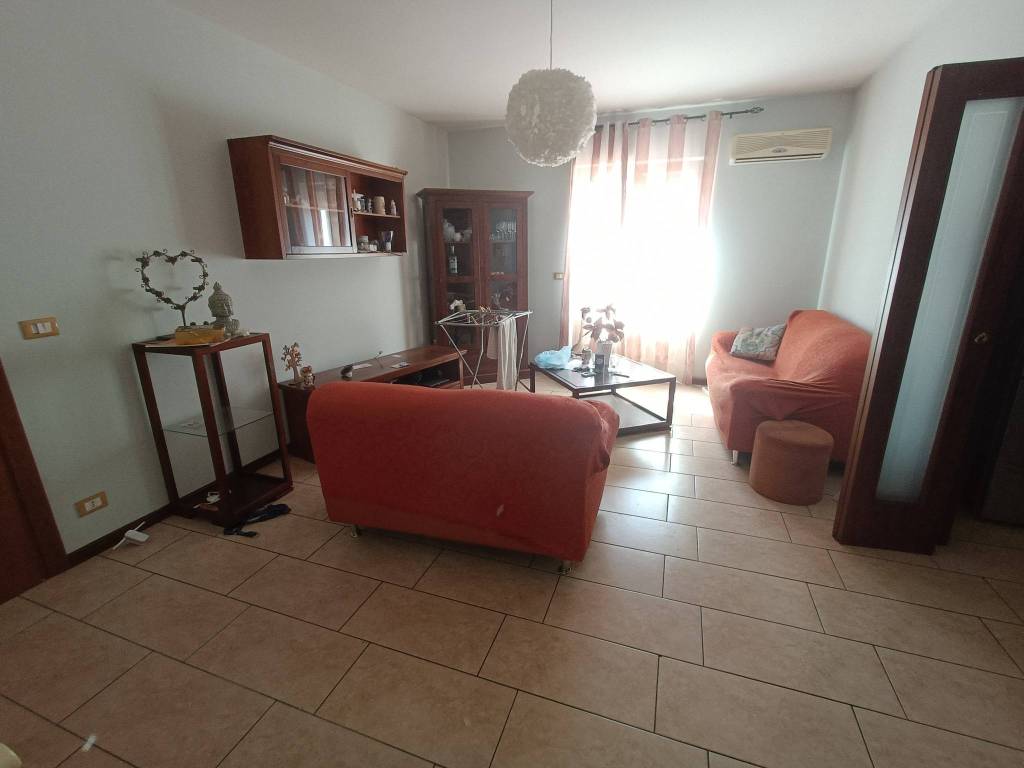 Appartamento a Giarre in Piazza Ungheria, 14 - Foto 2