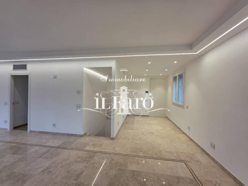 Appartamento a Viareggio in Viale Michelangelo Buonarroti, - Foto 4