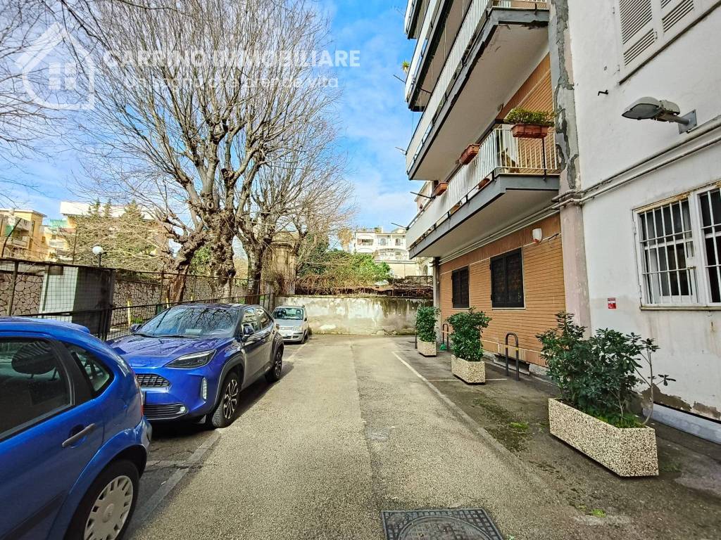 Box / garage a Portici in Via Vittorio Emanuele, 7 - Foto 3
