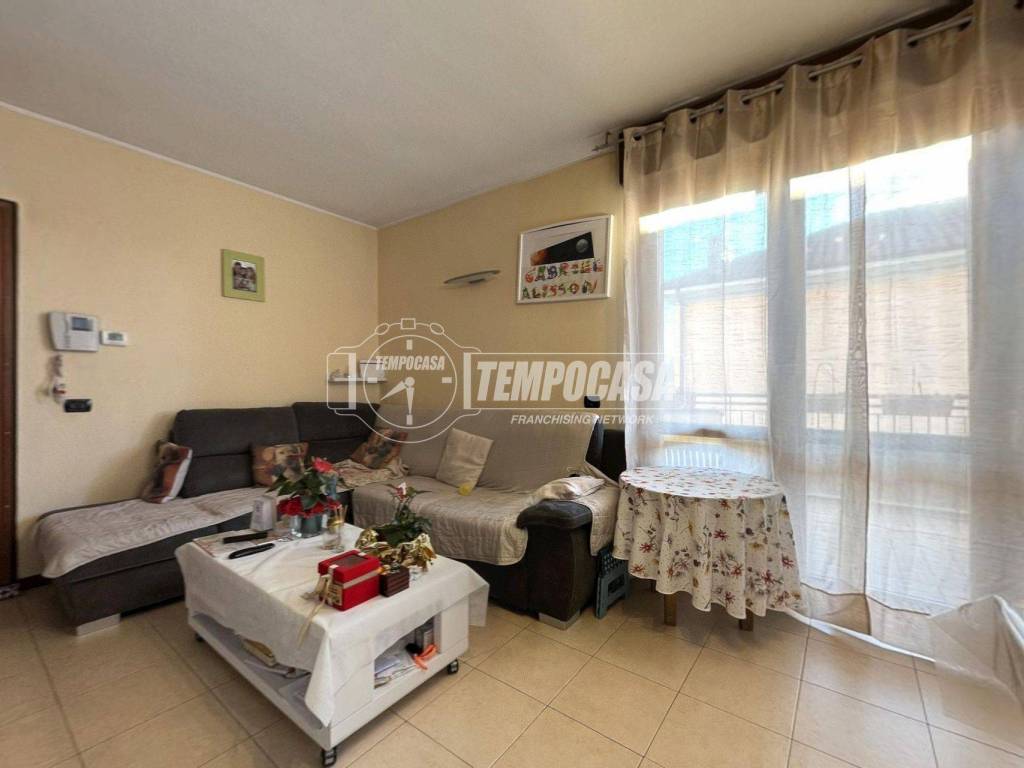 Appartamento a Parabiago in Via Luciano Manara - Foto 5
