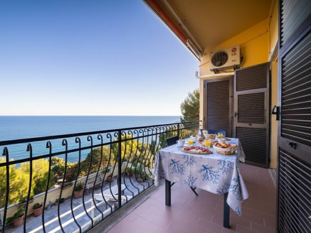 Appartamento a Imperia in Via Collarina, 21 - Foto 2