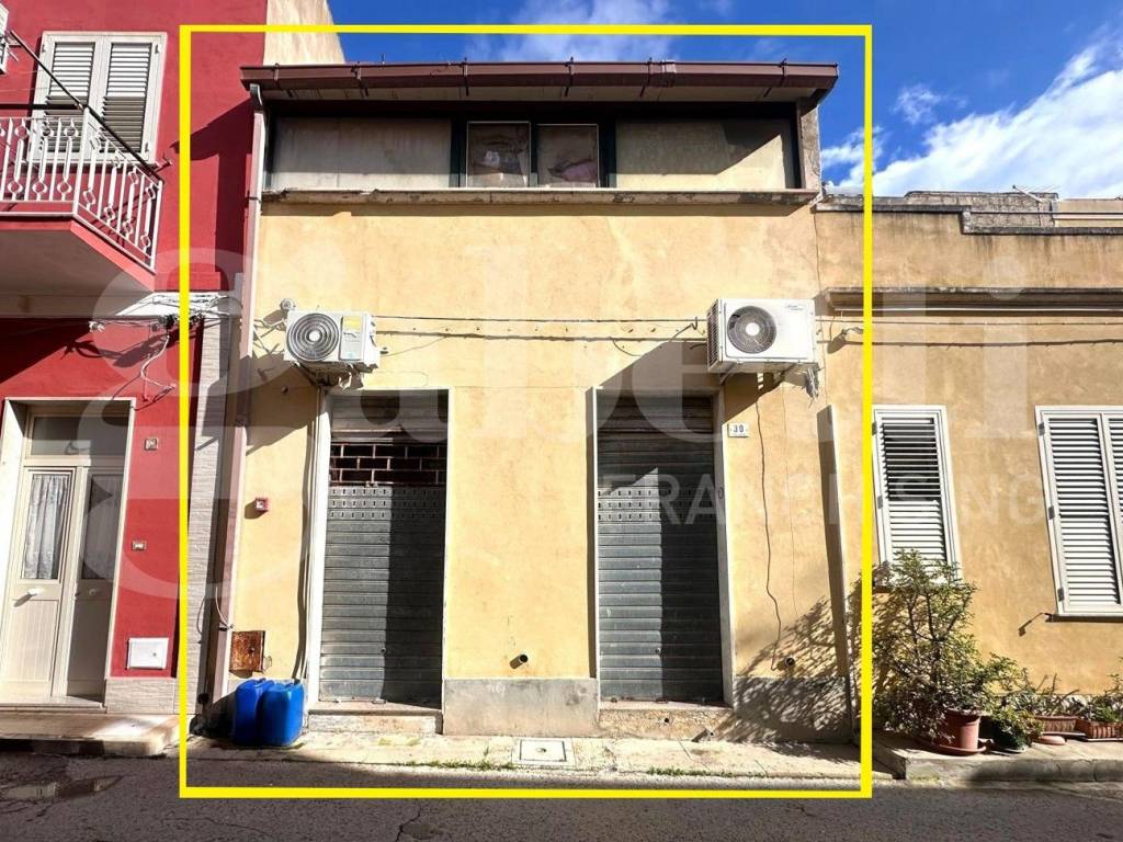 Casa indipendente a Avola in VIA PIEMONTE , 35 - Foto 2