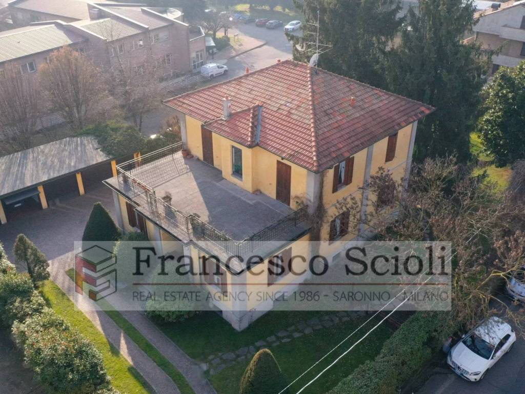 Villa a Saronno in Via Don Roberto Montoli, 11 - Foto 2