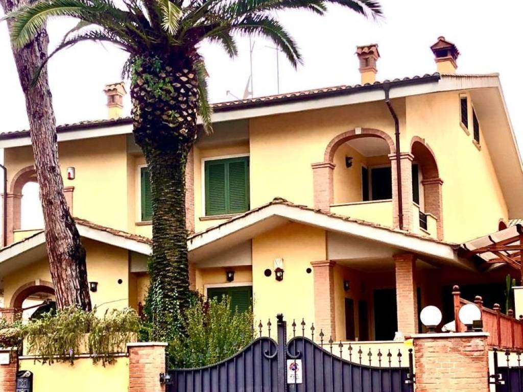 Villa a Fiumicino in Viale Castellammare - Foto 5