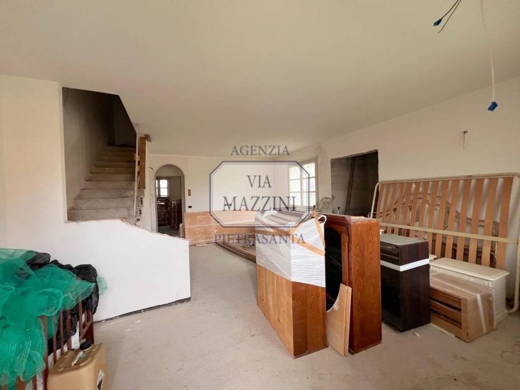 Villa a Seravezza in Via Ranocchiaia - Foto 2