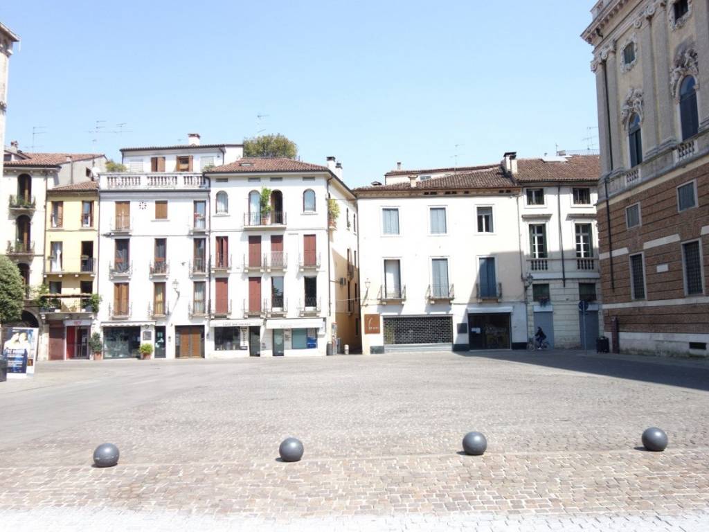 Palazzo / stabile a Vicenza in Piazza San Lorenzo - Foto 4