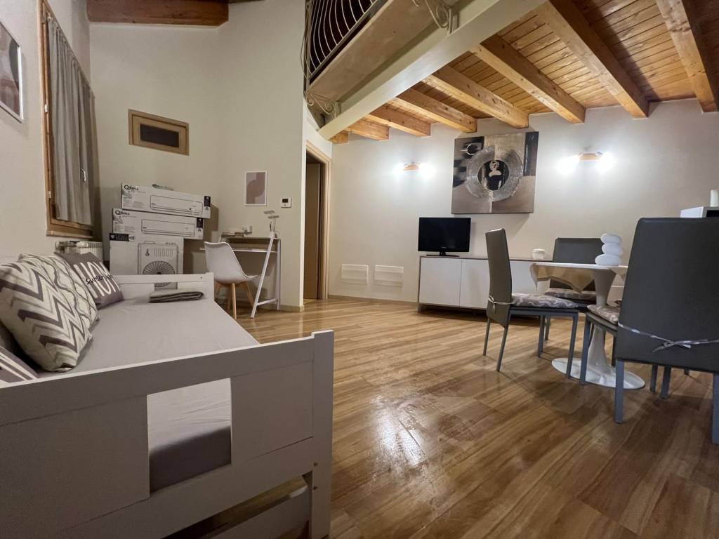 Loft / open space a Lonato del garda in Via Regia Antica - Foto 3