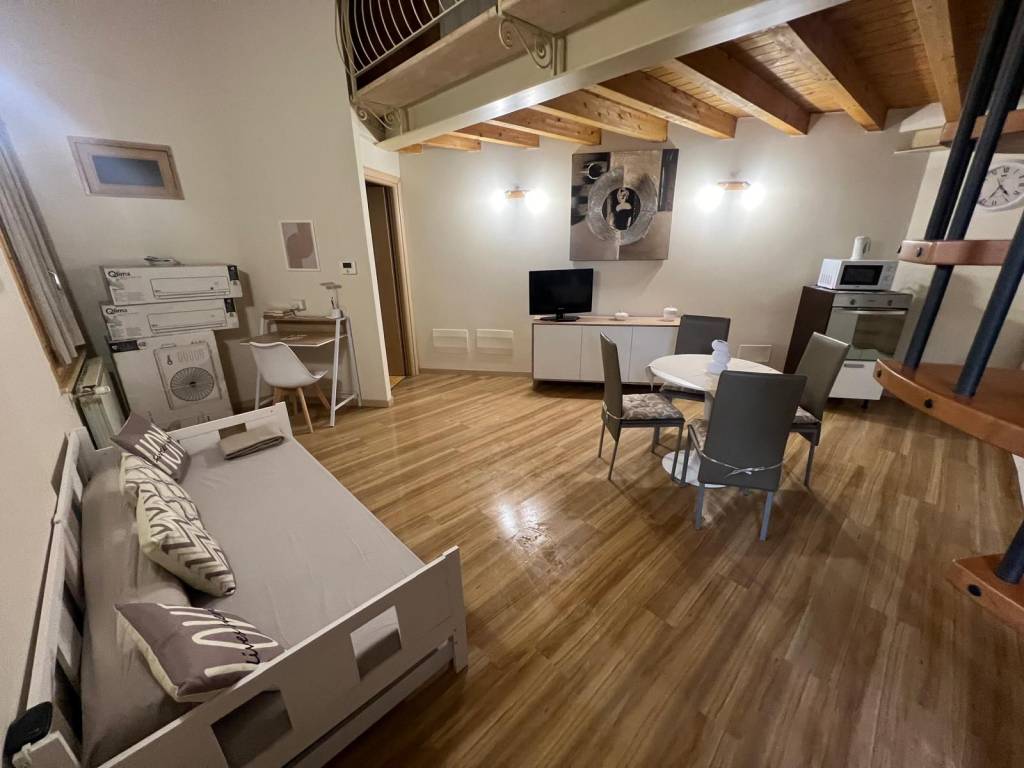 Loft / open space a Lonato del garda in Via Regia Antica - Foto 4