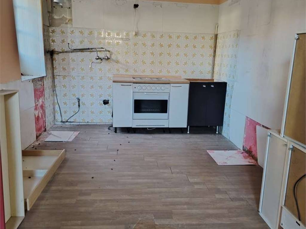 Appartamento a Sangiano in Via Monte Pasubio, 2 - Foto 5