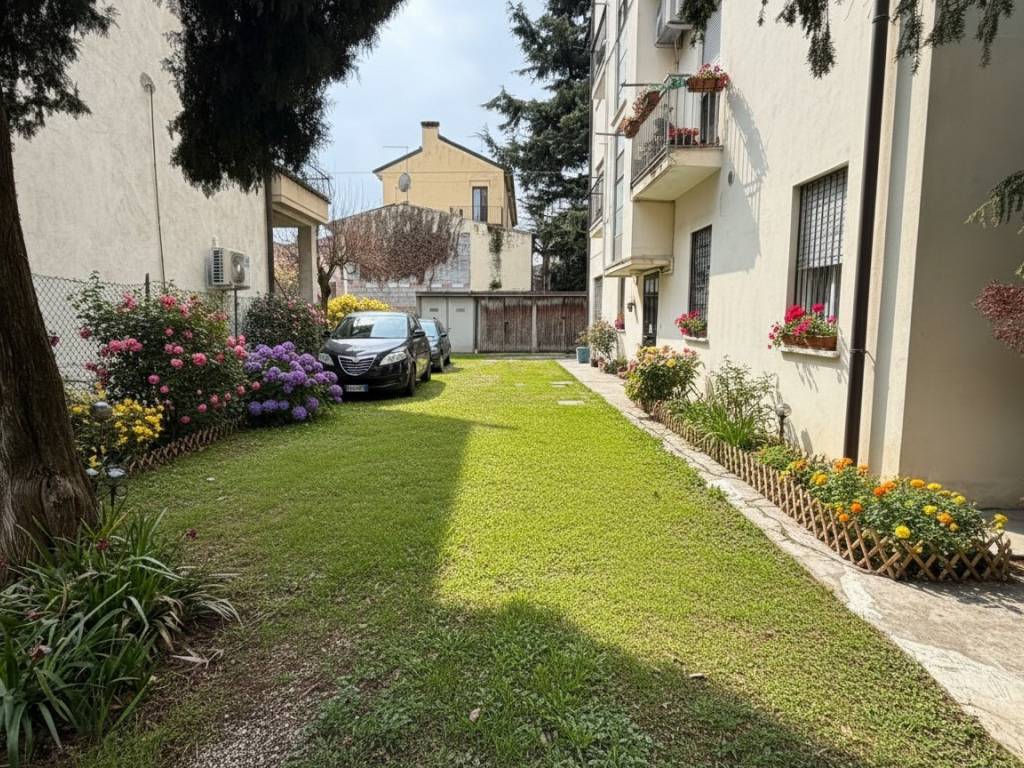 Appartamento a Vicenza in Via Edmondo De Amicis - Foto 3