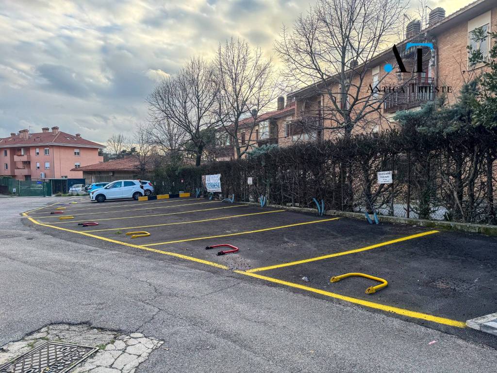 Box / garage a Trieste in Via Ermanno Toneatti - Foto 3