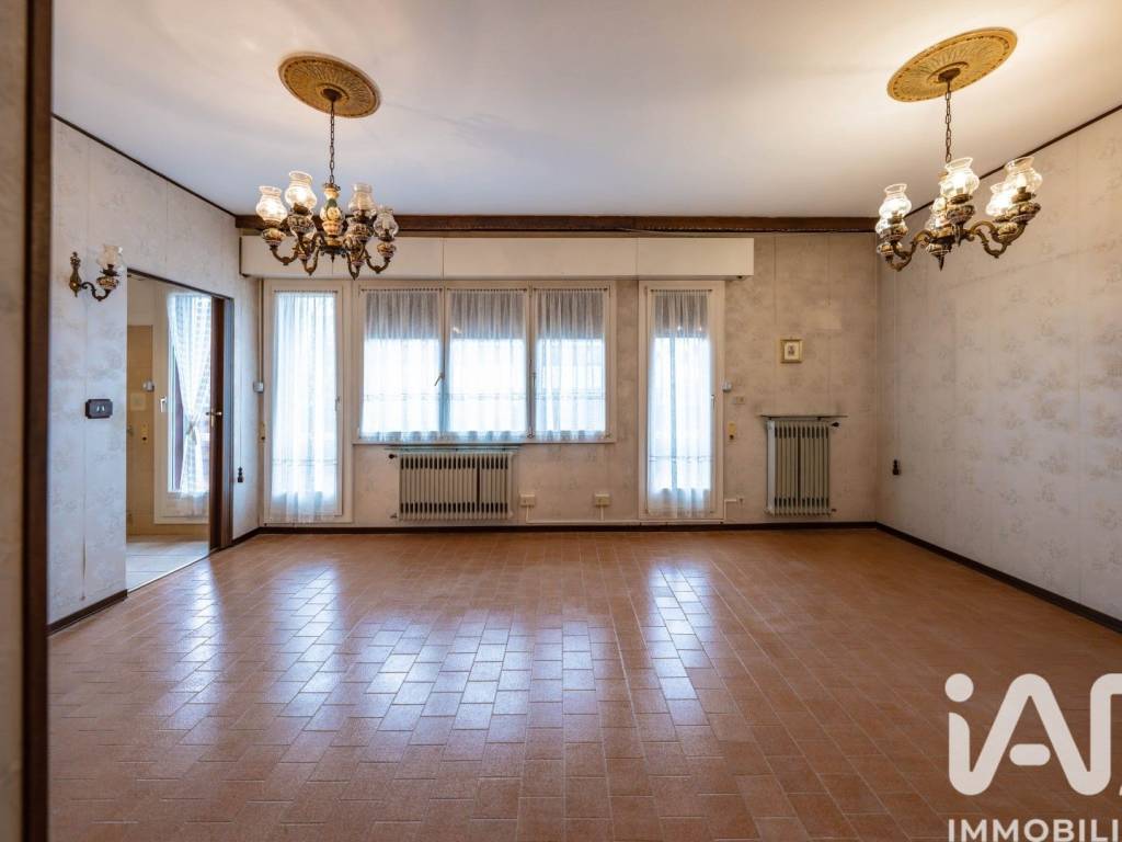 Appartamento a Ferrara in Via Giosuè Carducci, 11 - Foto 3