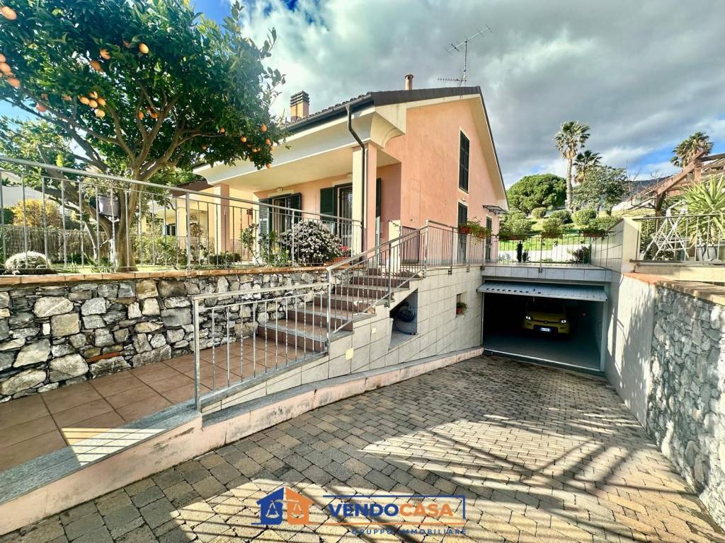 Villa a Ceriale in Via San Bernardo - Foto 2