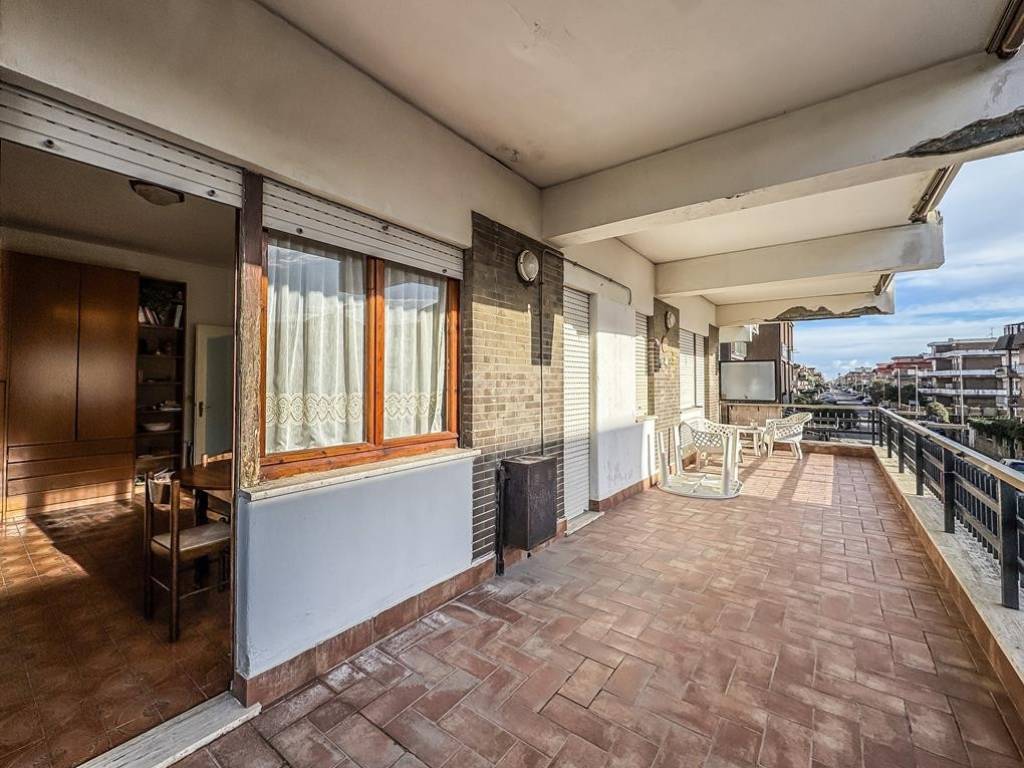 Appartamento a Pomezia in Via Svezia - Foto 4