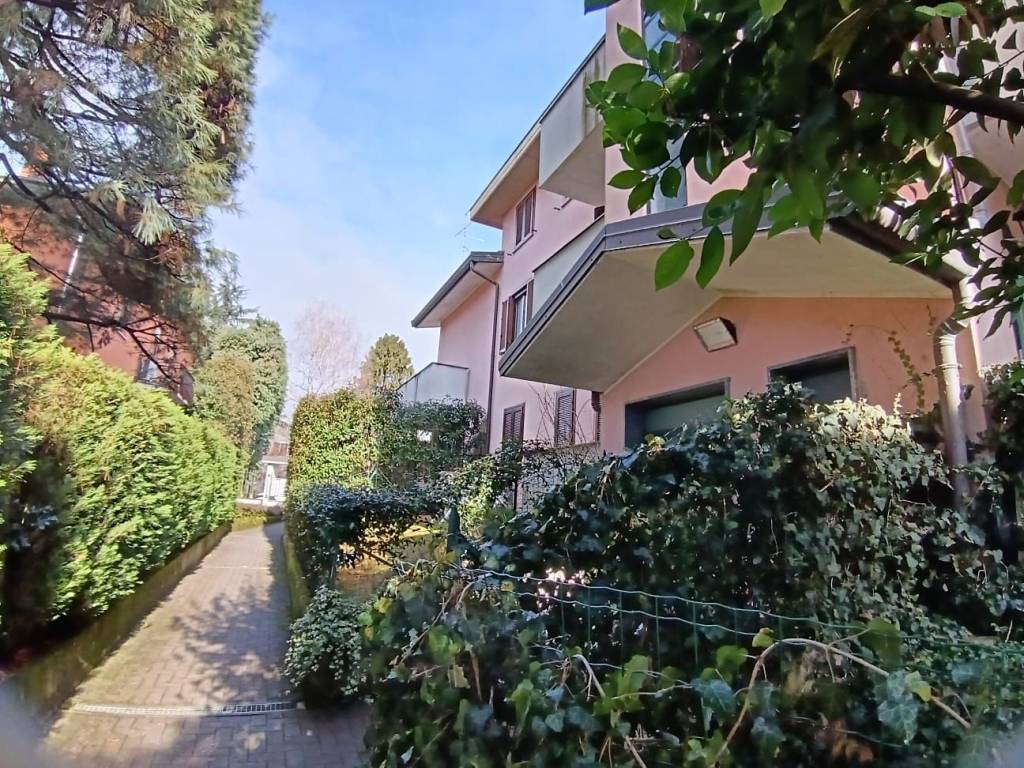 Appartamento a Cadorago in Via Alessandro Volta, 27 - Foto 2