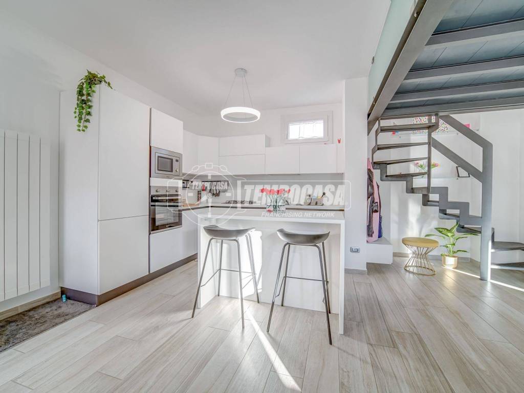 Appartamento a Buguggiate in Via Giuseppe Mazzini 4 - Foto 2