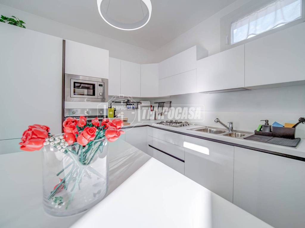 Appartamento a Buguggiate in Via Giuseppe Mazzini 4 - Foto 5