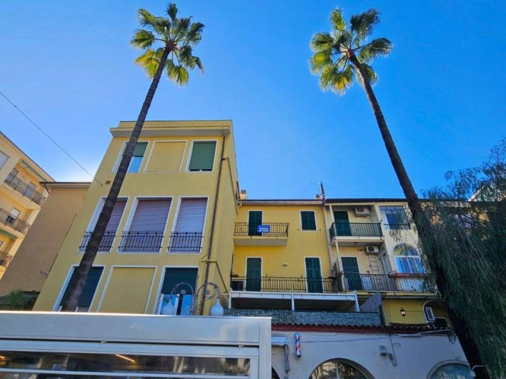 Appartamento a Bordighera in Via Vittorio Emanuele II, 8 - Foto 2