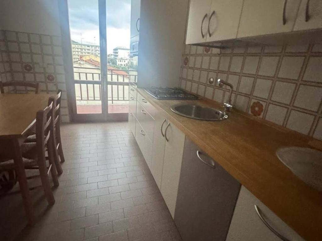 Appartamento a Prato in Via Pistoiese, 163 - Foto 2