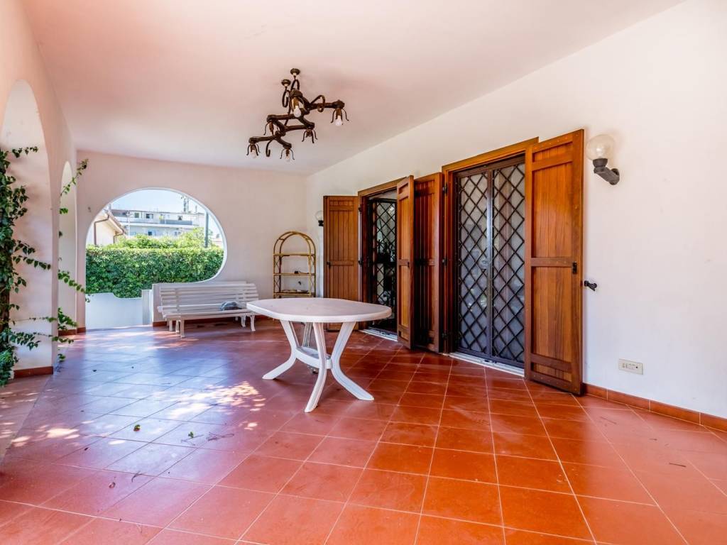 Villa a Pomezia in Via Lago Maggiore - Foto 4