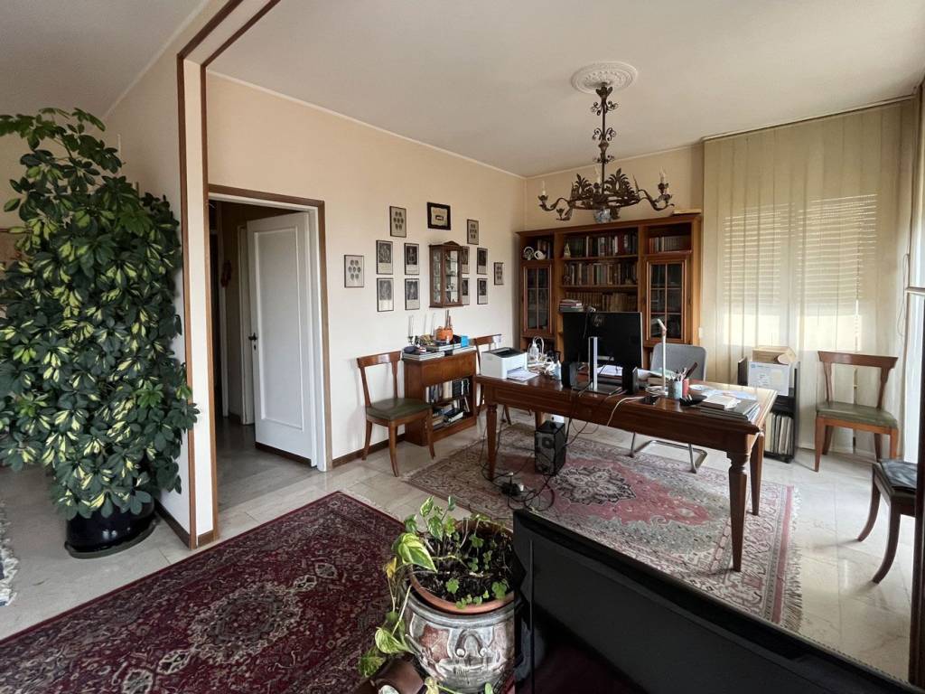 Appartamento a Varese in Via Enrico Cernuschi - Foto 4