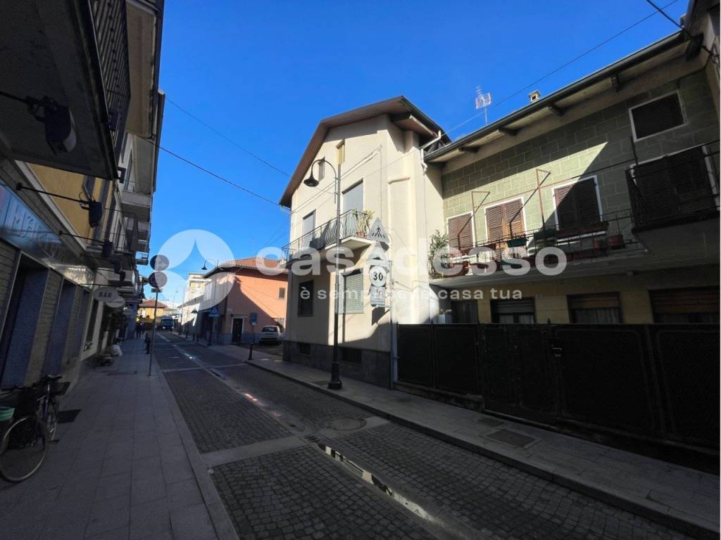 Appartamento a Leinì in VIA DON MATTEO FERRERO, 2 - Foto 2