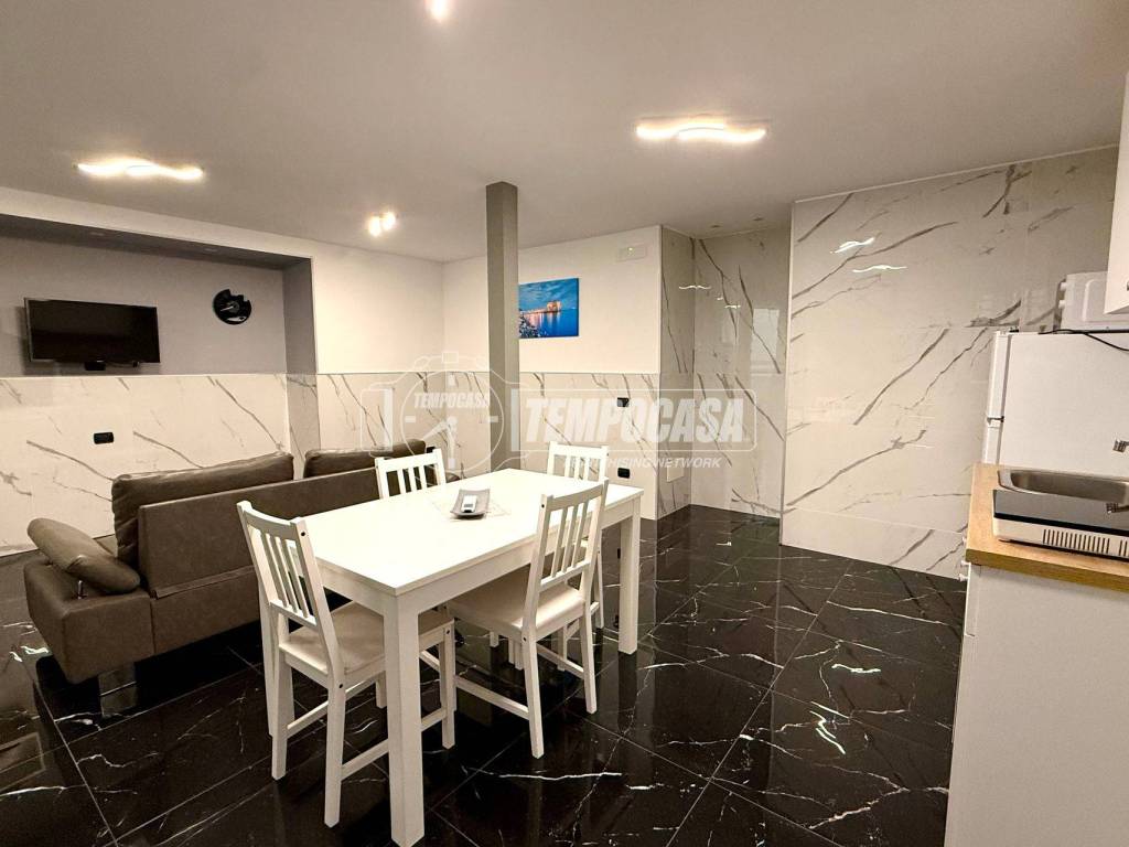 Appartamento a Napoli in Via San Attanasio 60 - Foto 4