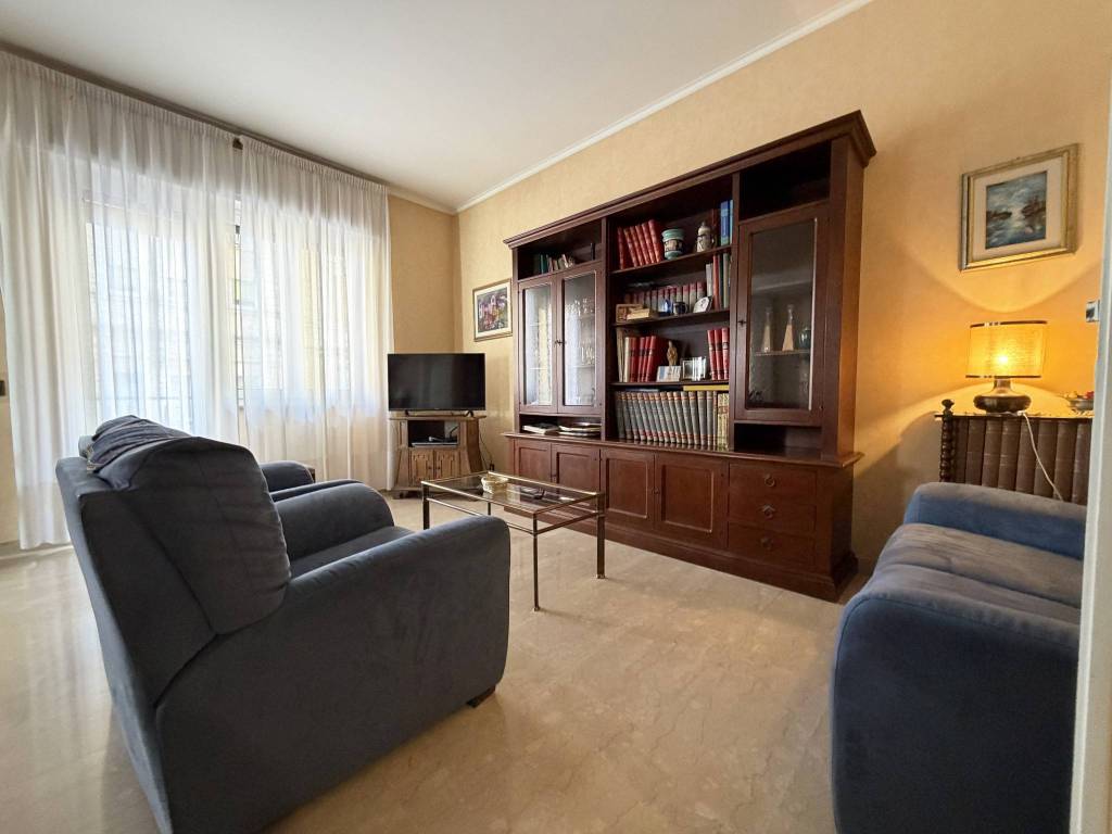 Appartamento a Genova in Via Cesare Cabella, 26 - Foto 2