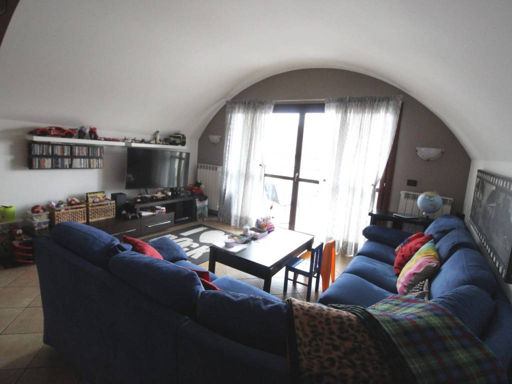 Appartamento a Gorla minore in Via Roma, 11 - Foto 3