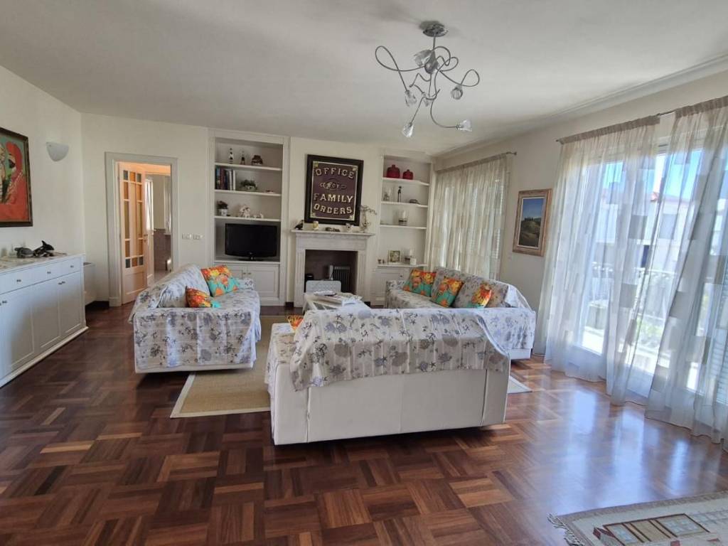 Appartamento a Forte dei marmi in Via Trento, 76 - Foto 2