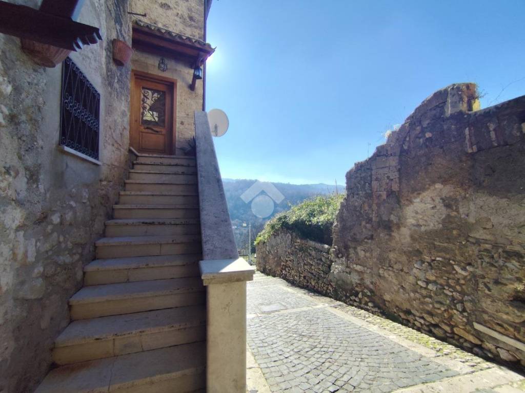 Appartamento a Subiaco in VIA PALESTRO, 76 - Foto 2