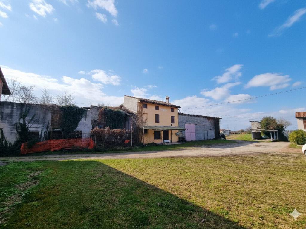 Rustico / casale a Zugliano in Via Monte Cucco, 9 - Foto 5