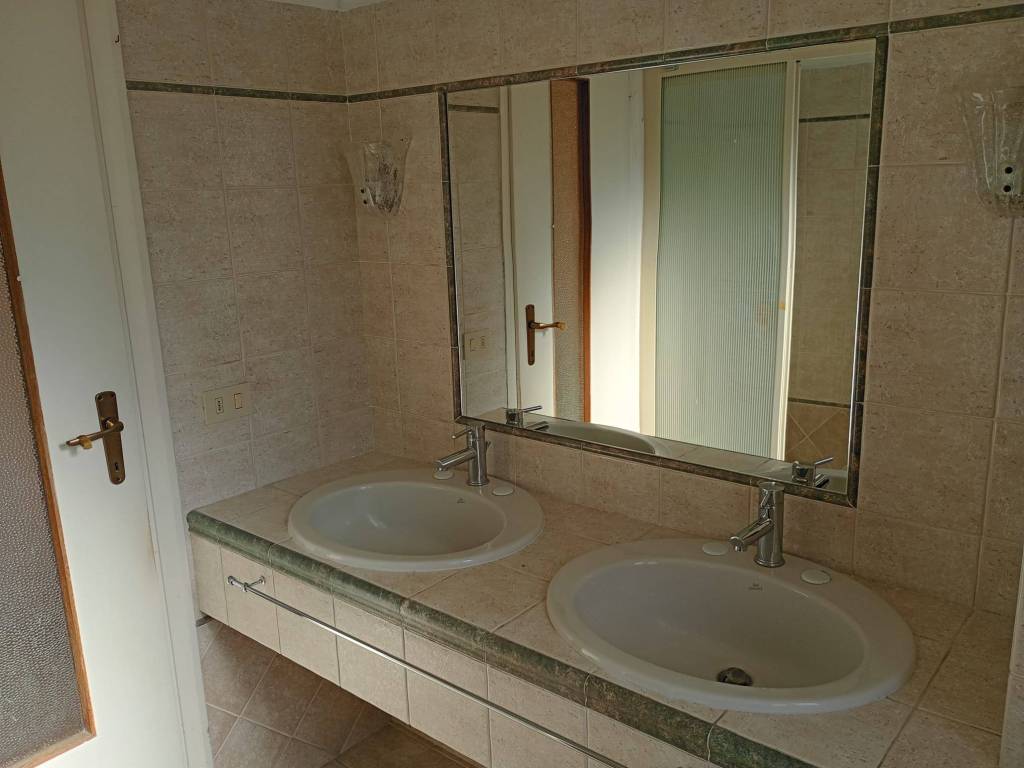 Appartamento a Paderno dugnano in Via Cesare Battisti, 75 - Foto 4