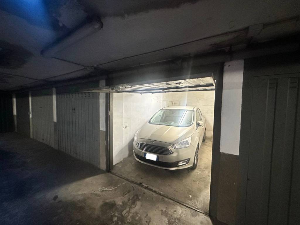 Box / garage a Sesto san giovanni in Via Giacomo Matteotti, 340 - Foto 2