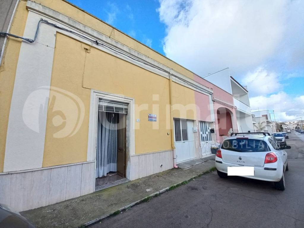 Casa indipendente a Ugento in Via Monsignor De Razza, 76 - Foto 2