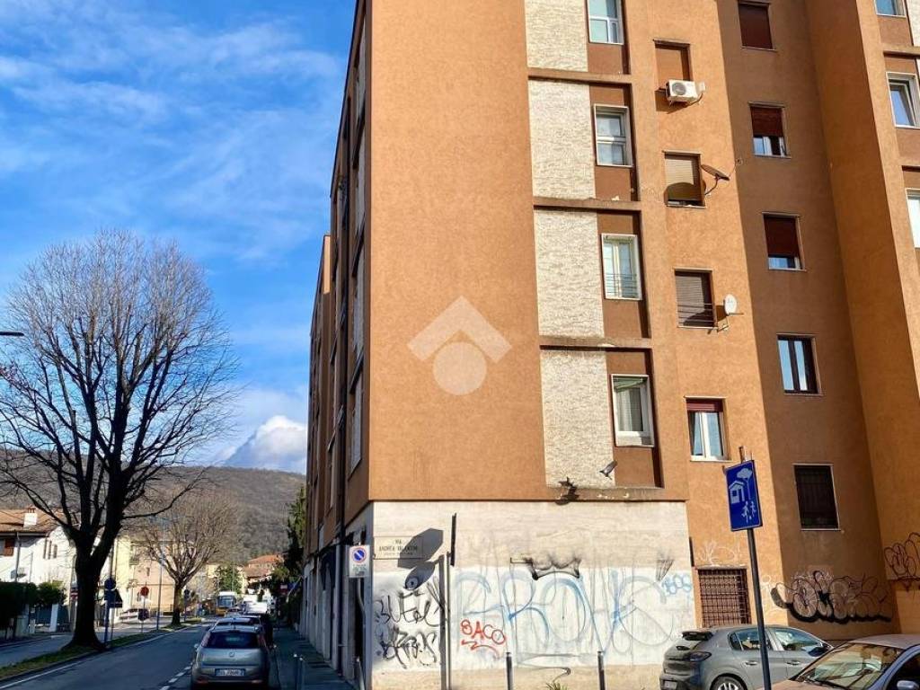Appartamento a Brescia in Via della Chiesa, 76 - Foto 2