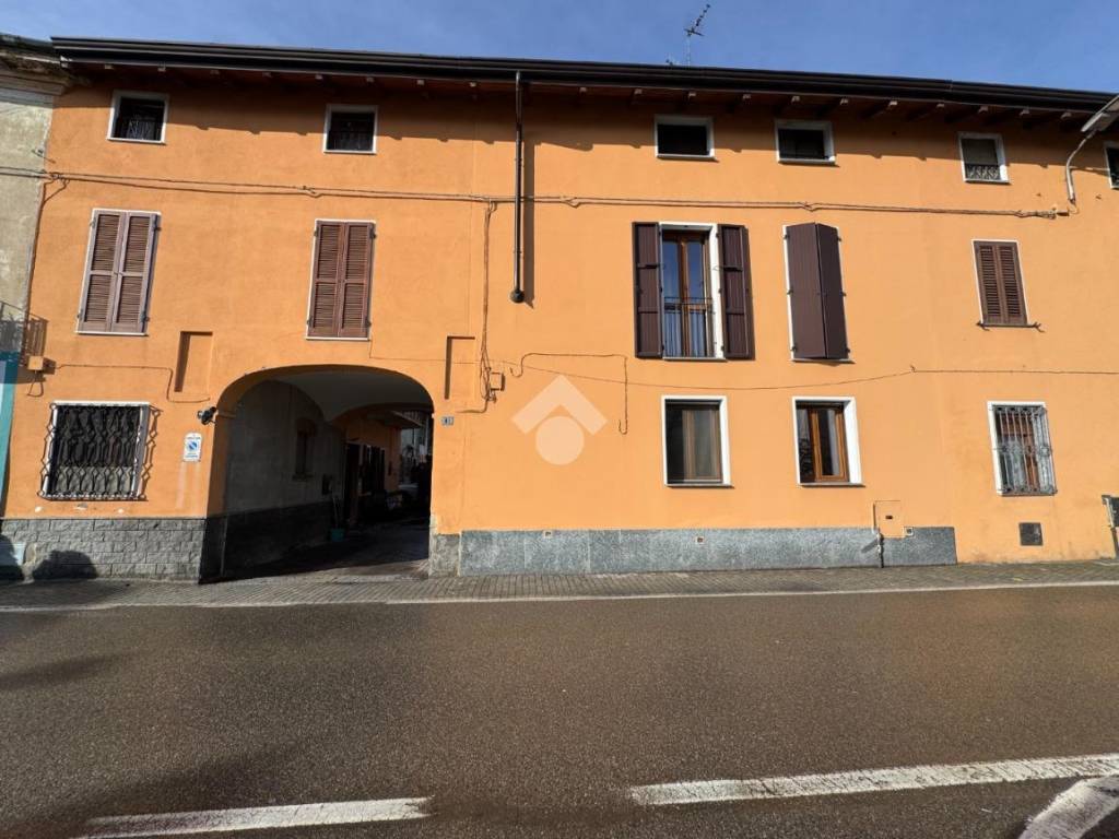 Casa indipendente a Cameri in Via Mazzucchelli Carlo, 81 - Foto 2