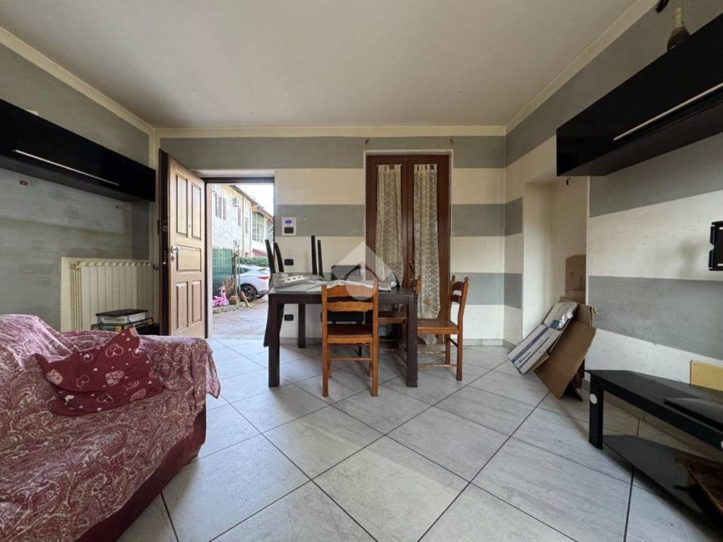 Casa indipendente a Cameri in Via Mazzucchelli Carlo, 81 - Foto 4