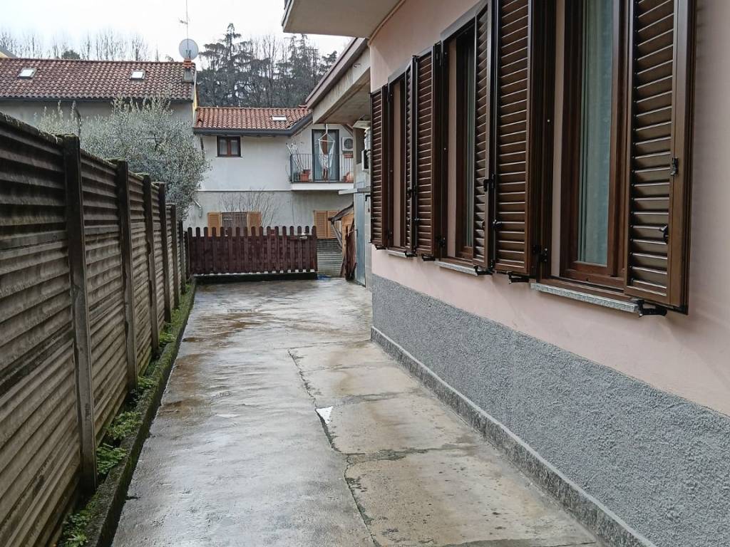 Appartamento a Biassono in Via Alessandro Manzoni, 36 - Foto 3