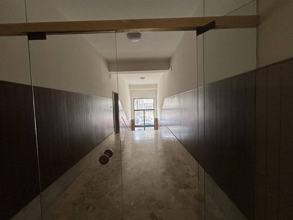 Appartamento a Catania in Via Ammiraglio Caracciolo - Foto 2