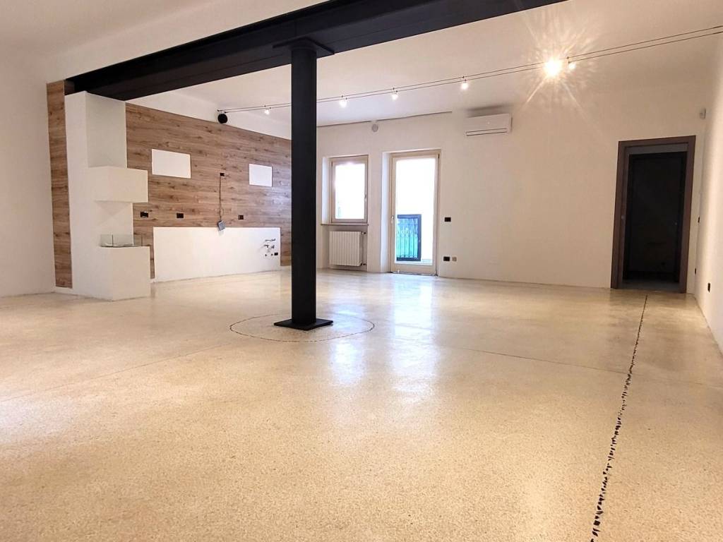 Appartamento a Verona in Stradone San Fermo, 13 - Foto 2