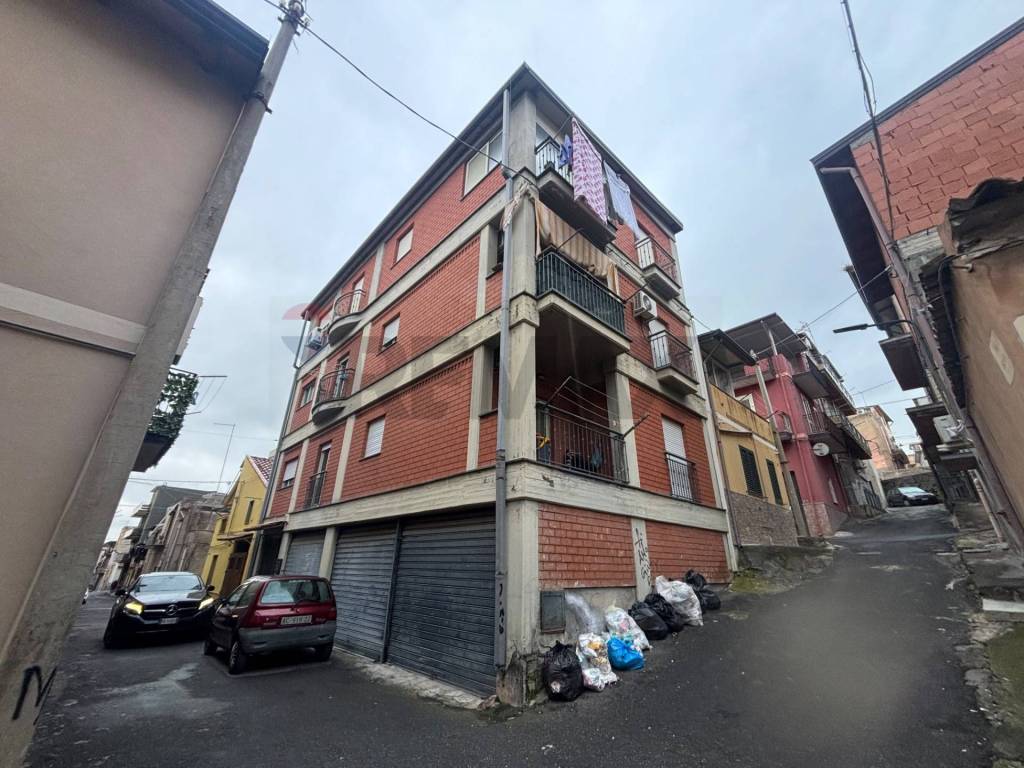 Appartamento a Adrano in Via Gorizia, 28 - Foto 2