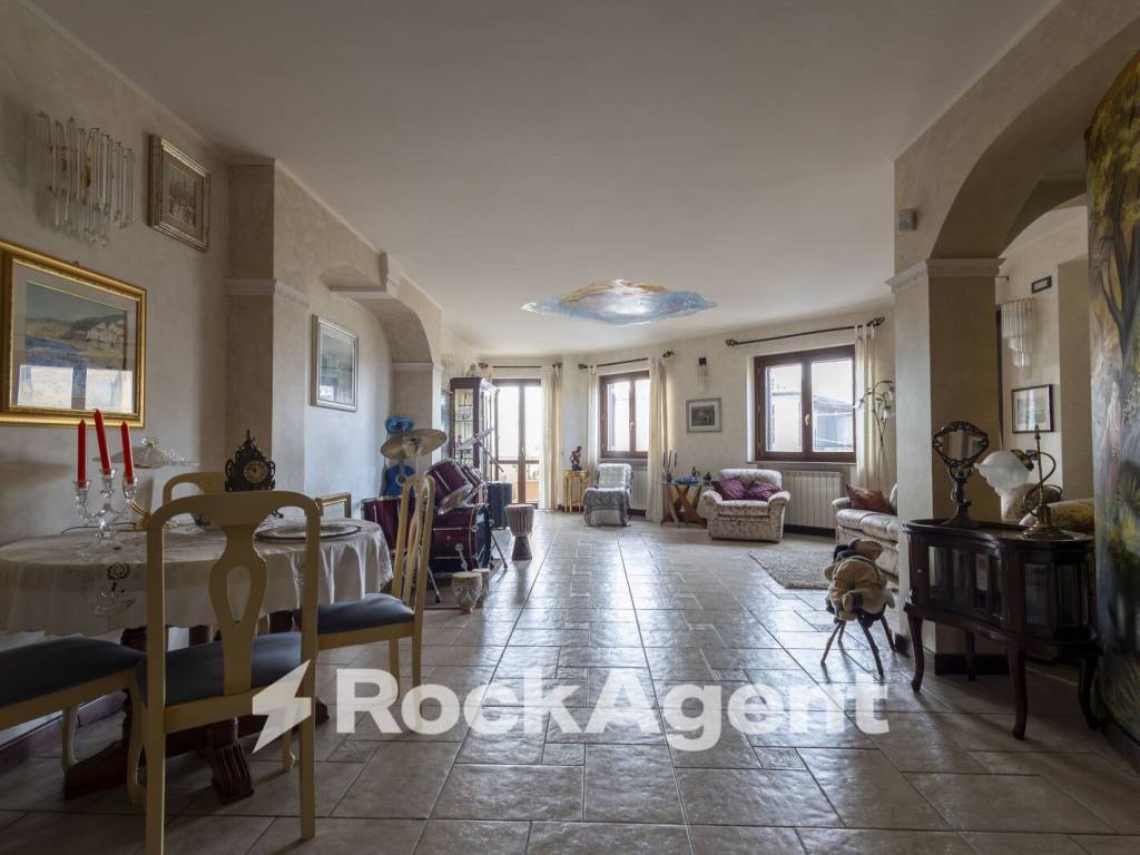 Palazzo / stabile a Catanzaro in Via Vincenzo D'Amato, 70 - Foto 4