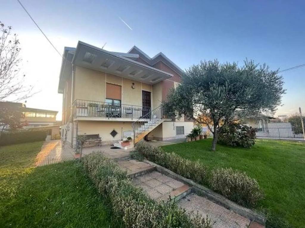 Villa a Castello d'agogna - Foto 3