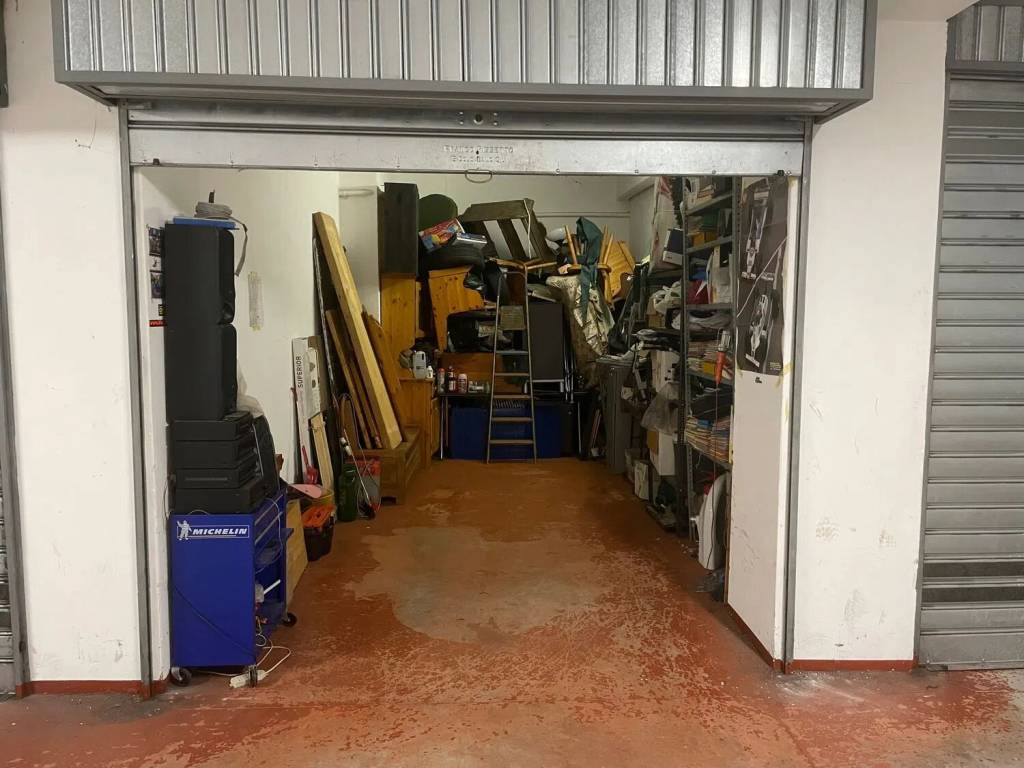 Box / garage a Genova in Via Pieve Di Cadore No Number - Foto 2
