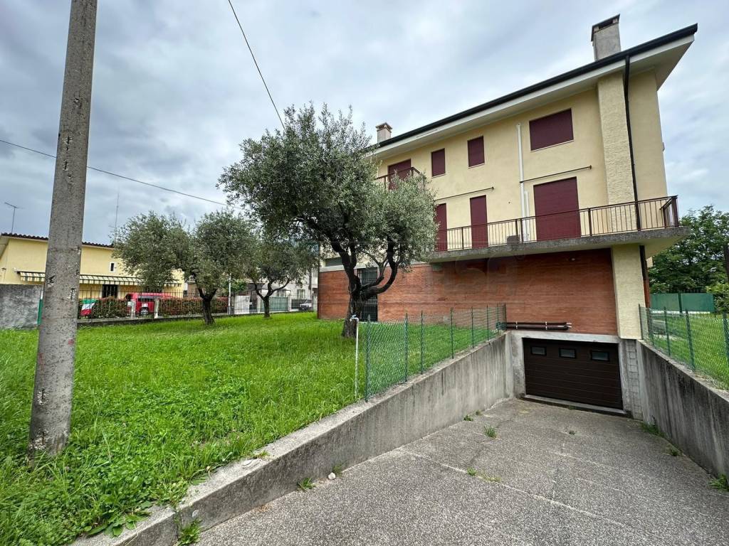 Palazzo / stabile a Bassano del grappa - Foto 2